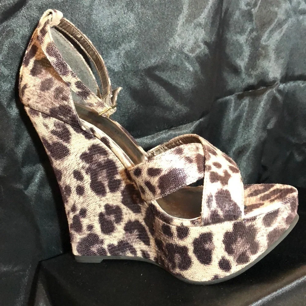 𝅺euc-cathy Jean Leopard Print Strapy Hi-Heel Wedges